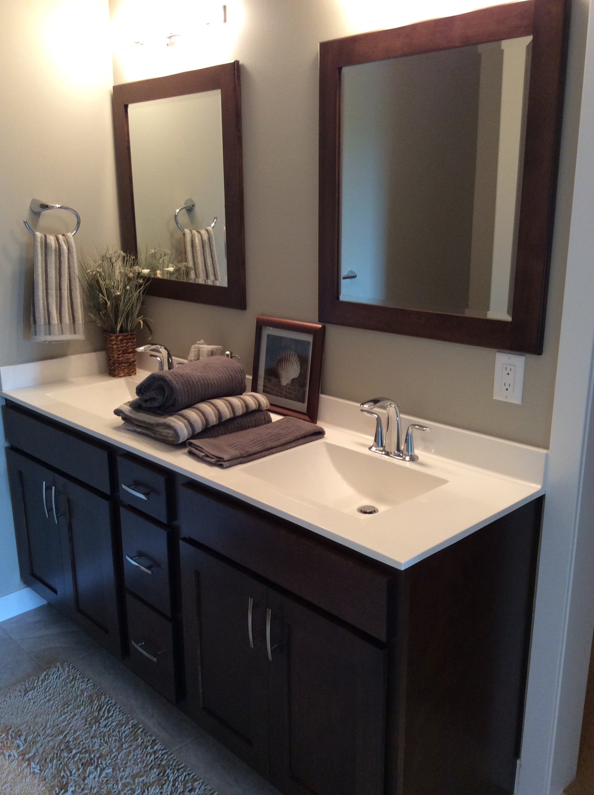 Vanity Cabinets - Solon Parade Home - Cabinet Style